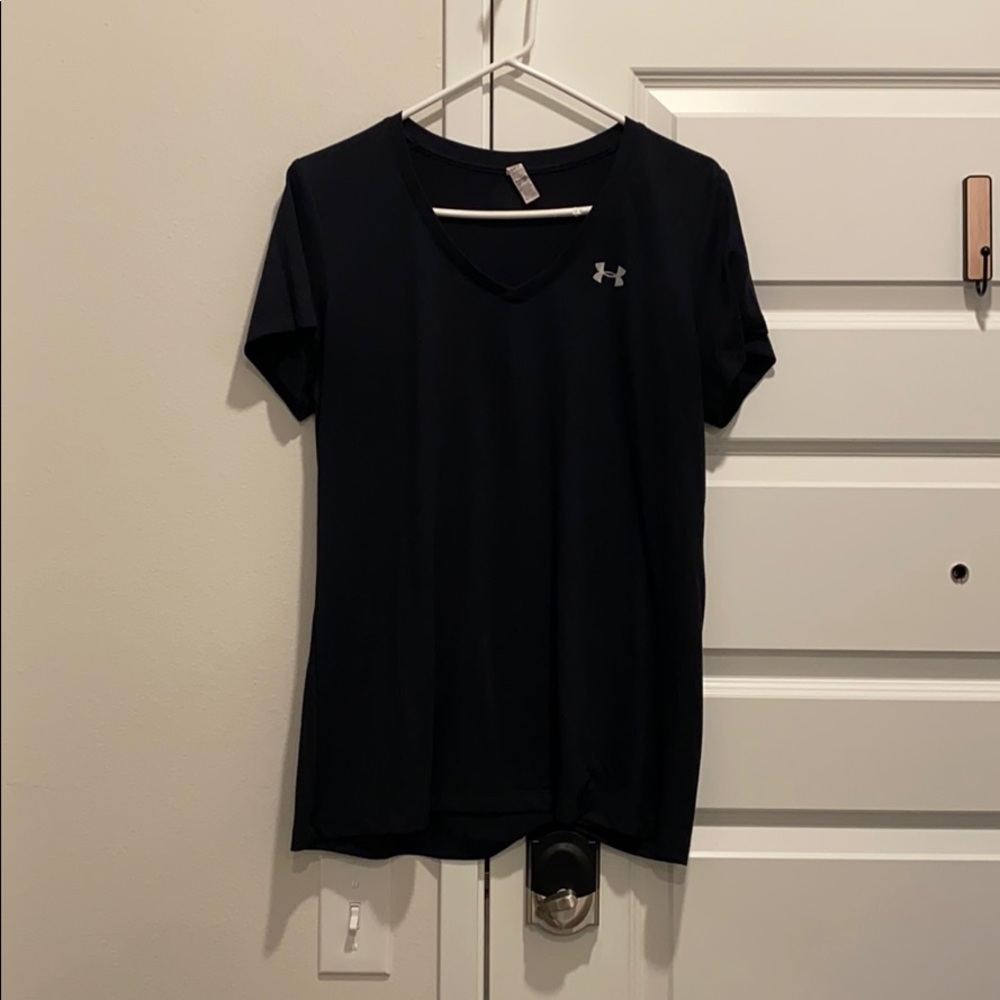 Black underarmour workout shirt